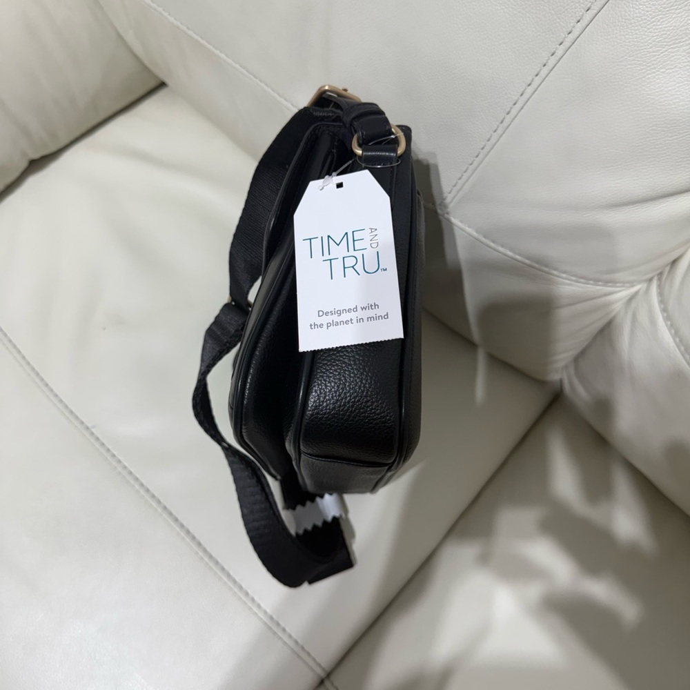 Time and Tru Black Pebbled Crossbody Bag